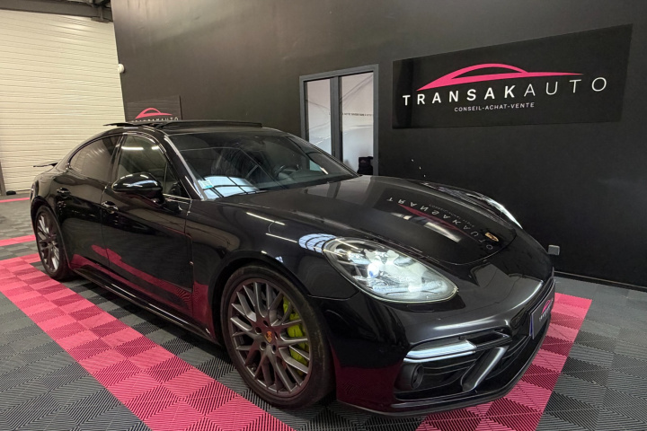PORSCHE PANAMERA