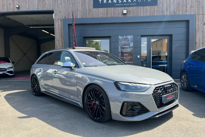 AUDI RS4 AVANT