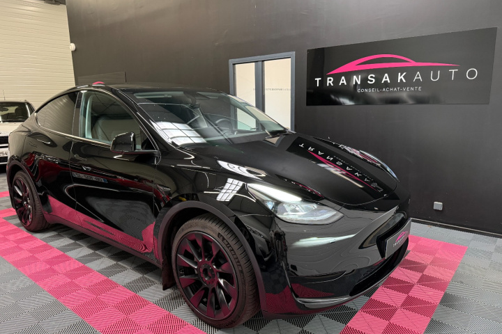 TESLA MODEL Y