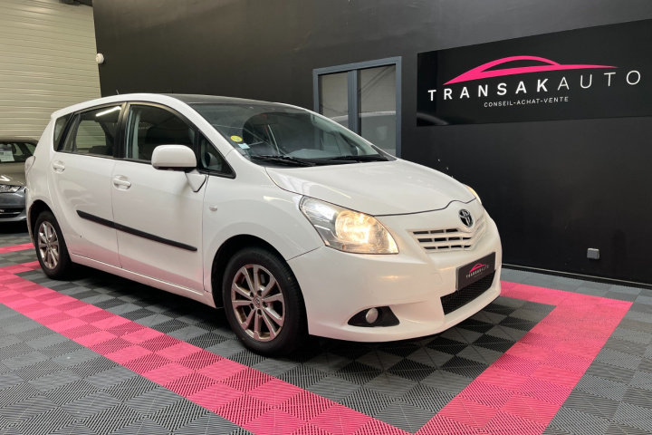 TOYOTA VERSO