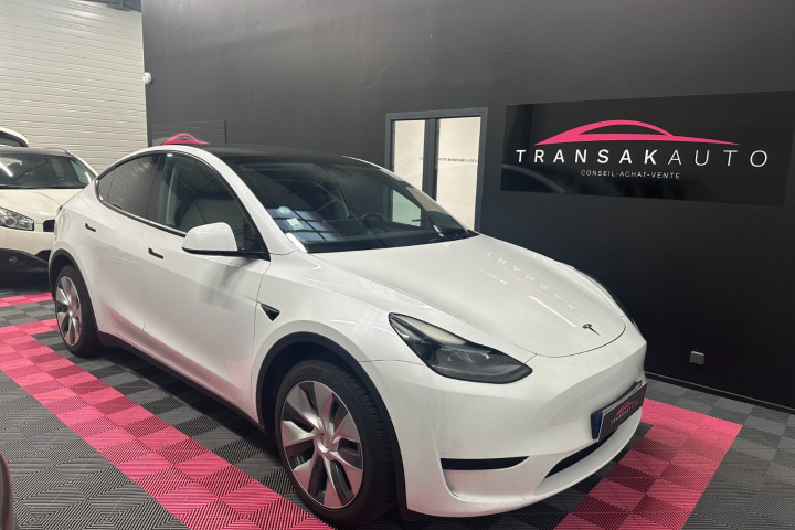 TESLA MODEL Y