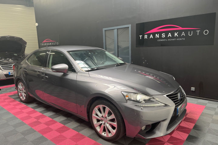 LEXUS IS